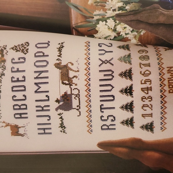 Better Homes And Gardens 'Christmas Cross Stitch' Book-1987 - Picture 10 of 10